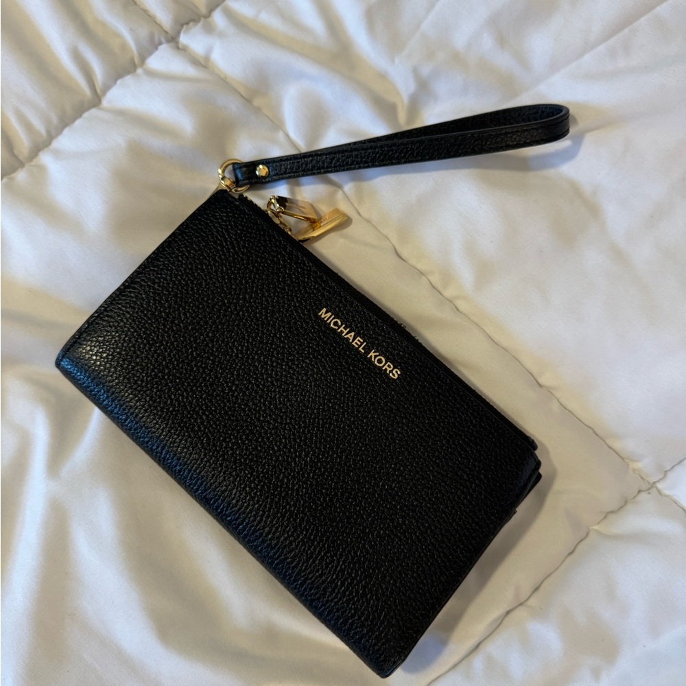 Michael Kors wristlet